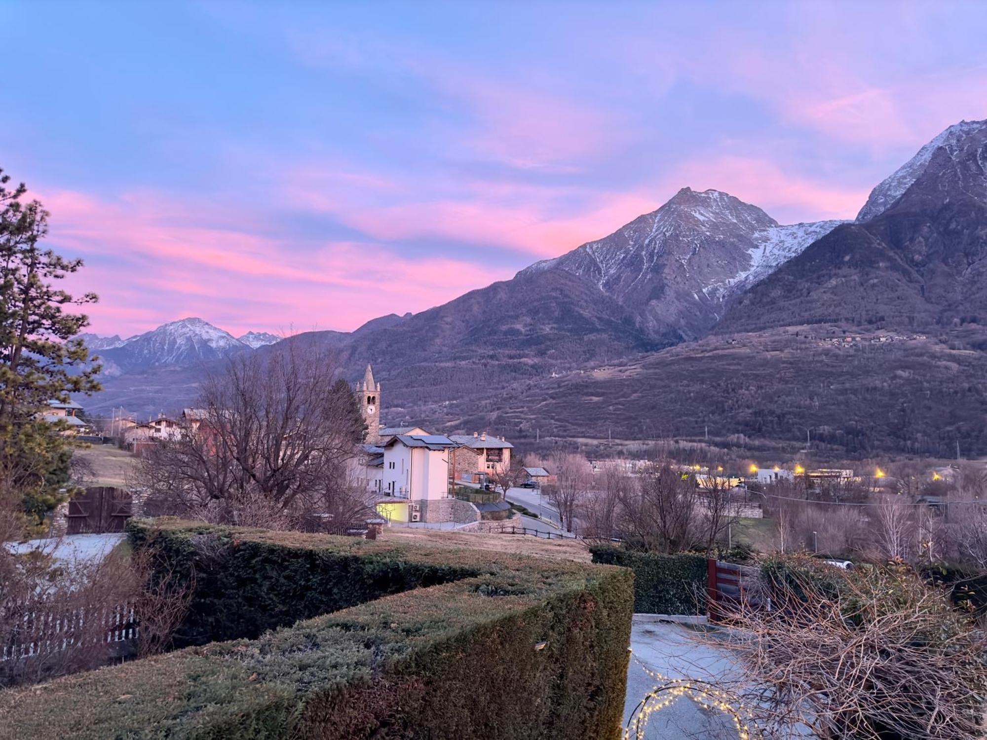 Quart De Lune - Boutique B&B Aosta Exterior foto