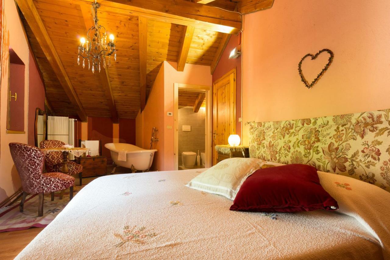 Quart De Lune - Boutique B&B Aosta Exterior foto